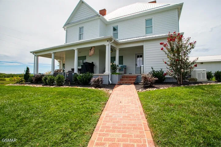 1917 Valley Home Road Dandridge, TN 37725