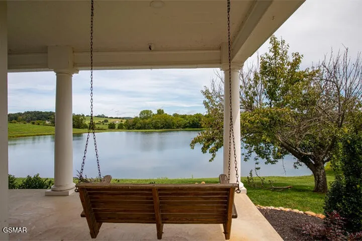 1917 Valley Home Road Dandridge, TN 37725