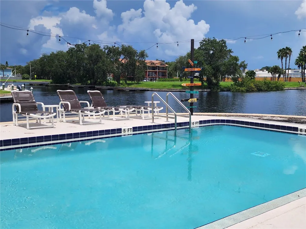 200 MERES BOULEVARD #19 Tarpon Springs, FL 34689