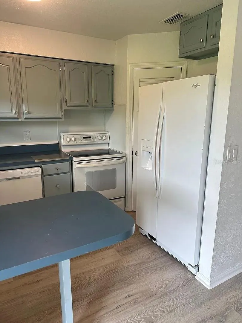 1920 E EDGEWOOD DRIVE #K9 Lakeland, FL 33803