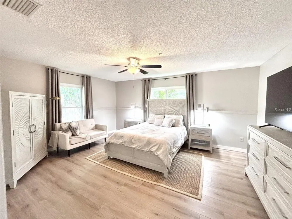 4033 13TH AVENUE W Bradenton, FL 34205