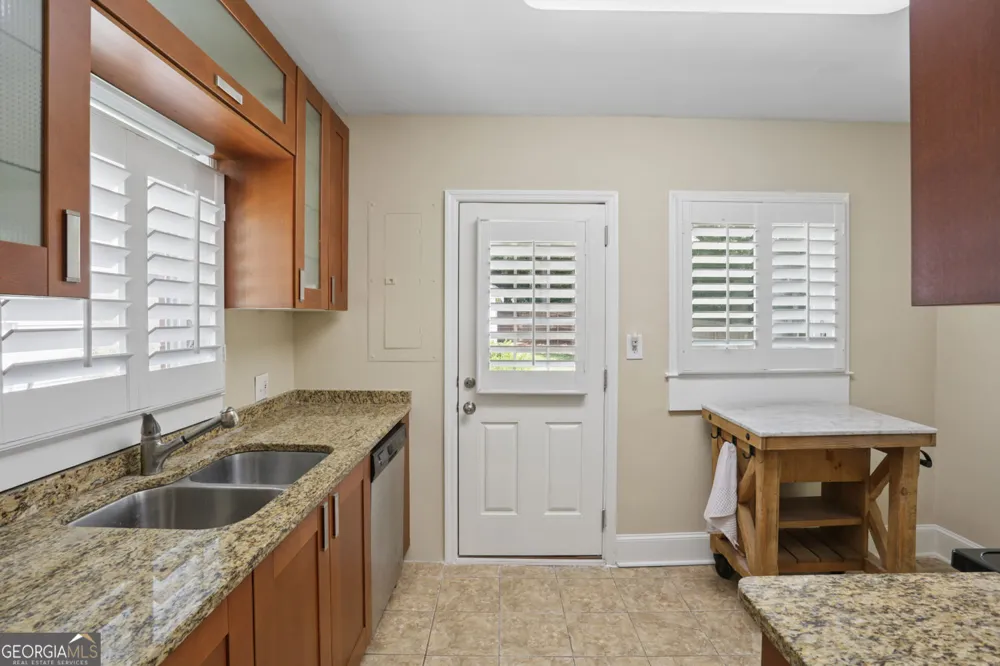 266 Midvale DR NE Atlanta, GA 30342