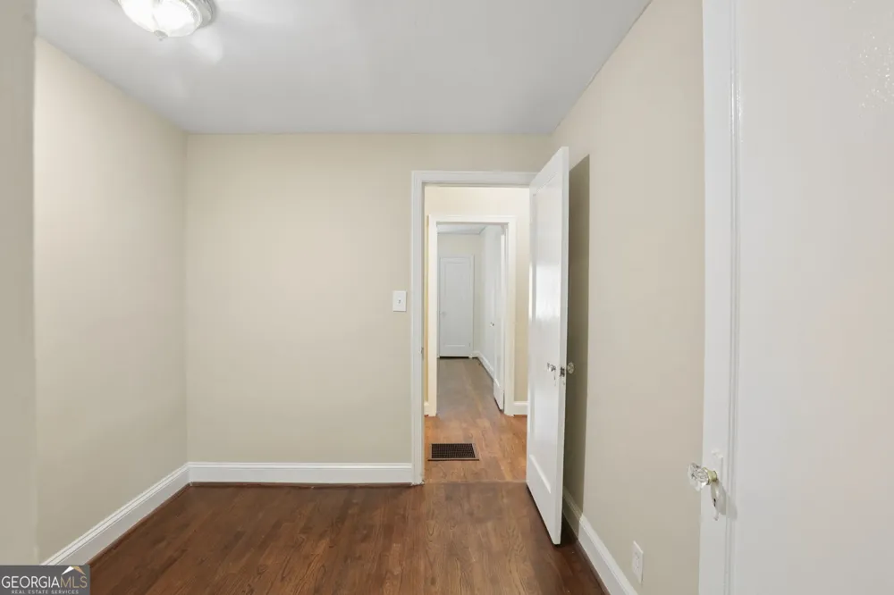266 Midvale DR NE Atlanta, GA 30342