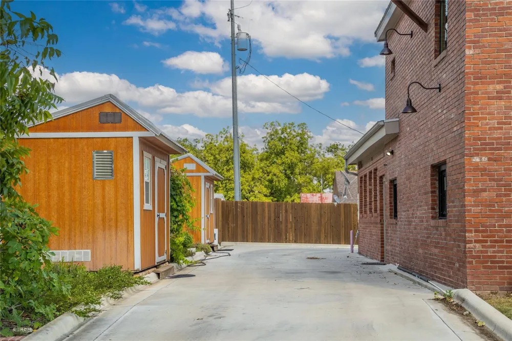 301 E Brown Street San Saba, TX 76877