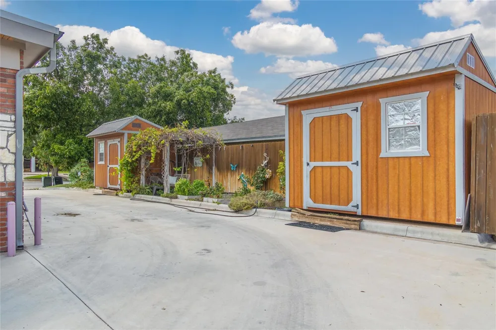 301 E Brown Street San Saba, TX 76877