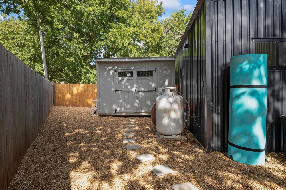 118 Bayside Circle Gainesville, TX 76240