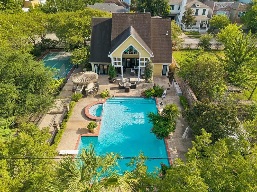 216 E 26th Street Houston, TX 77008
