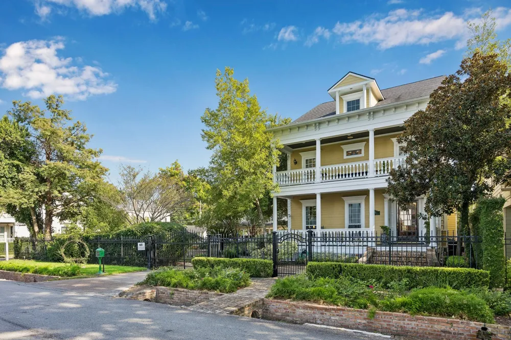 216 E 26th Street Houston, TX 77008