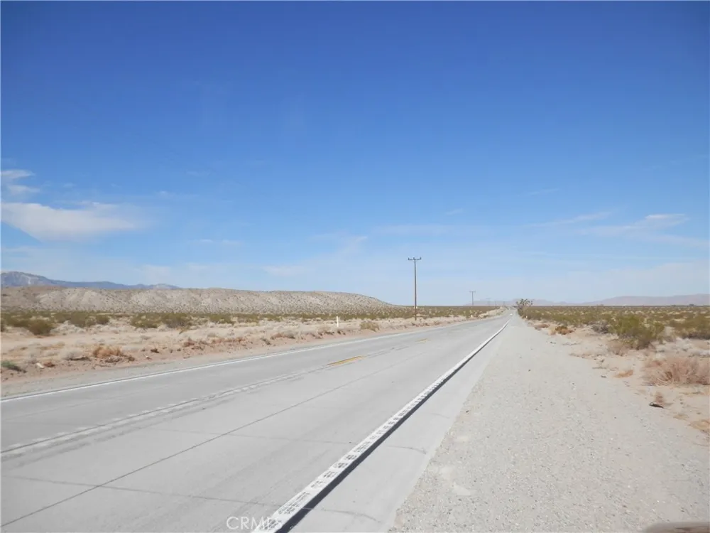 N O OLD WOMAN SPRING ROAD Lucerne Valley, CA 92356
