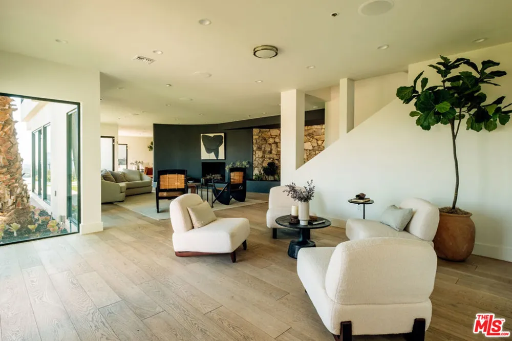 1185 Loma Linda Drive Beverly Hills, CA 90210