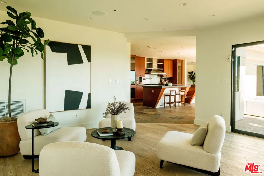 1185 Loma Linda Drive Beverly Hills, CA 90210
