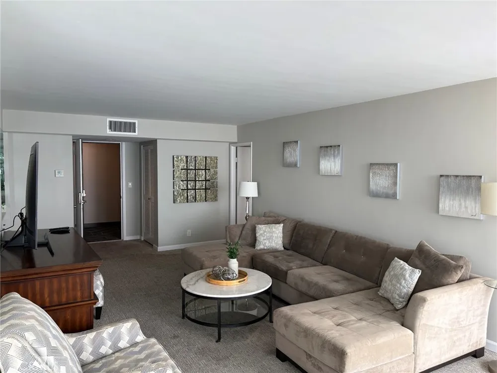1720 Avenida Del Mundo #1103 Coronado, CA 92118
