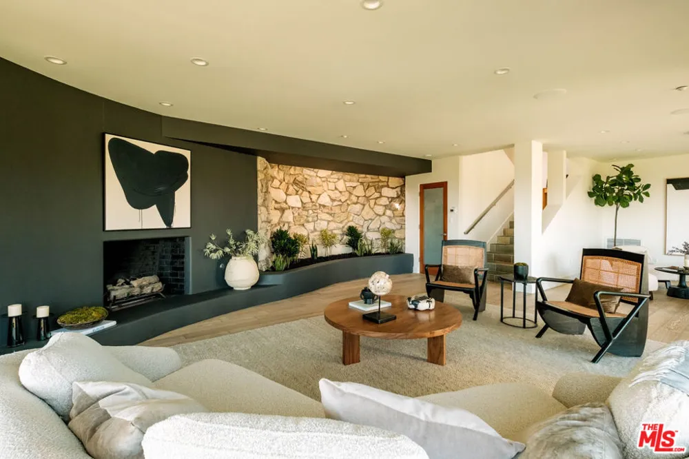 1185 Loma Linda Drive Beverly Hills, CA 90210