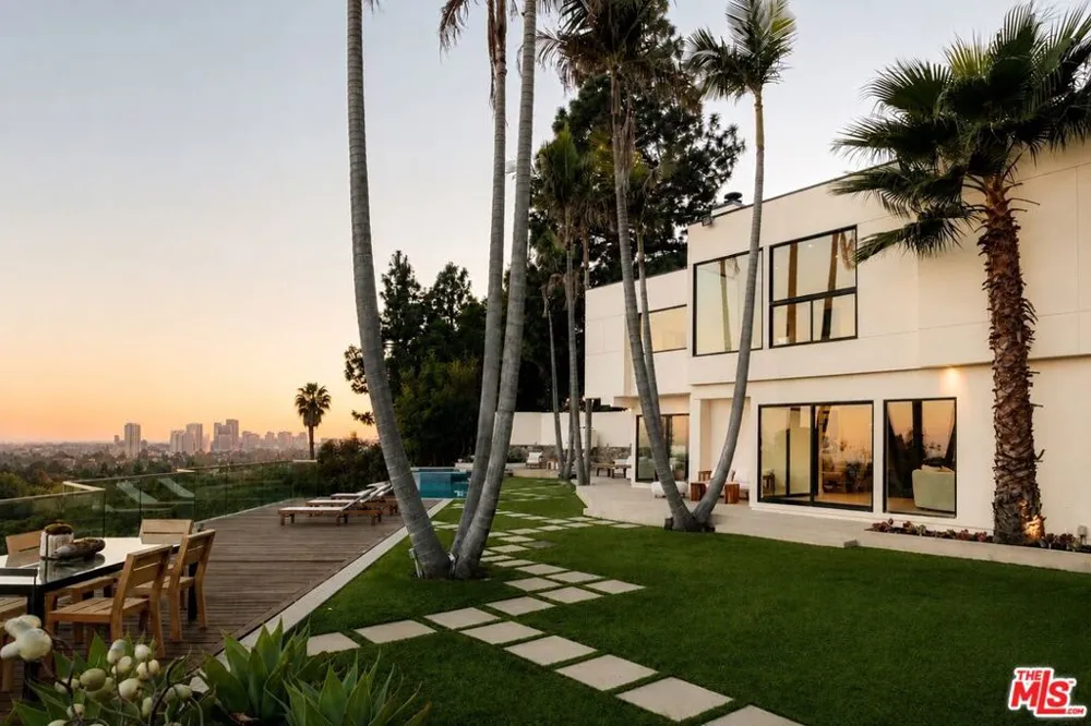 1185 Loma Linda Drive Beverly Hills, CA 90210