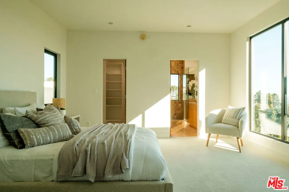 1185 Loma Linda Drive Beverly Hills, CA 90210
