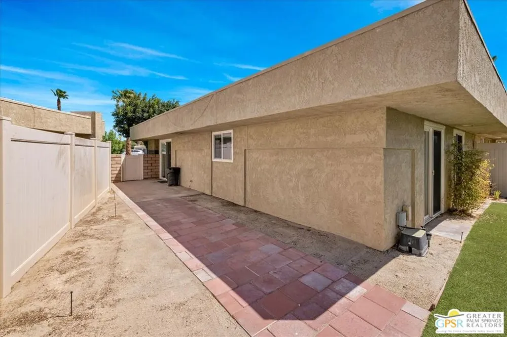 1241 S Sunflower Circle Palm Springs, CA 92262
