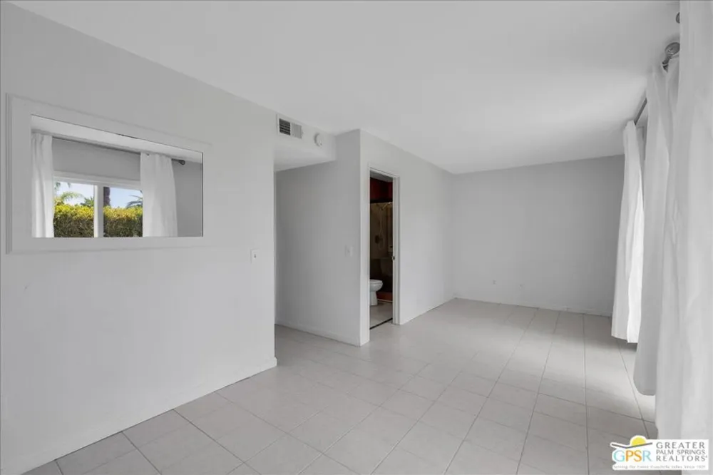 1241 S Sunflower Circle Palm Springs, CA 92262