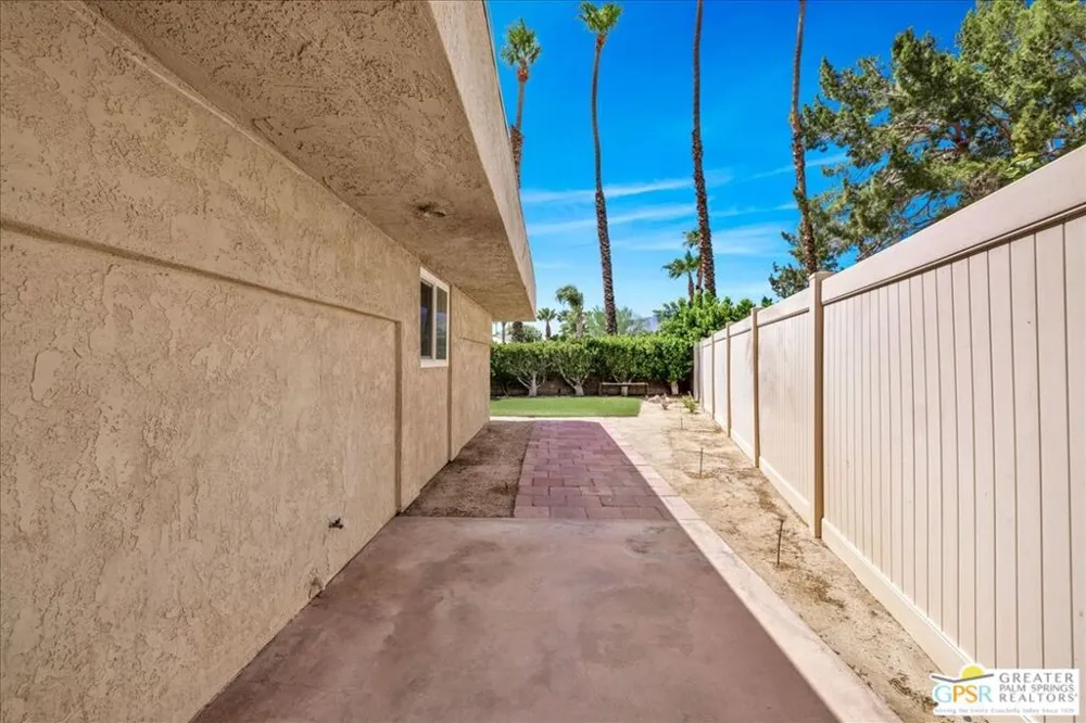 1241 S Sunflower Circle Palm Springs, CA 92262