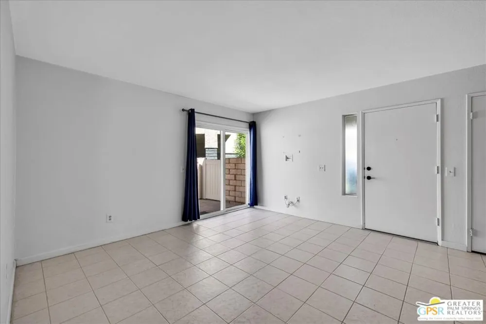 1241 S Sunflower Circle Palm Springs, CA 92262