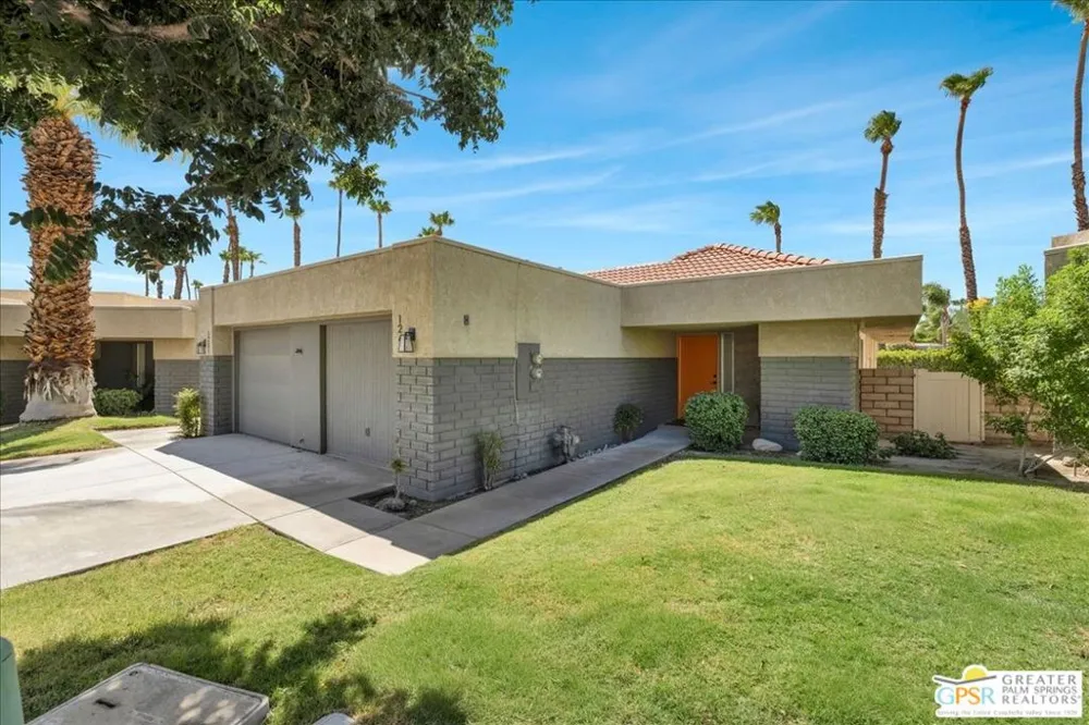1241 S Sunflower Circle Palm Springs, CA 92262