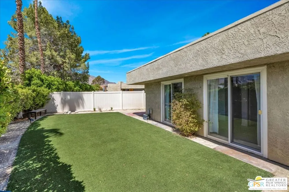 1241 S Sunflower Circle Palm Springs, CA 92262