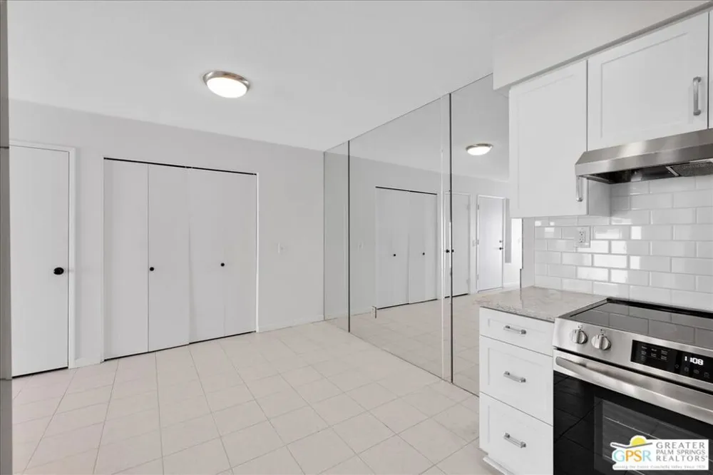 1241 S Sunflower Circle Palm Springs, CA 92262