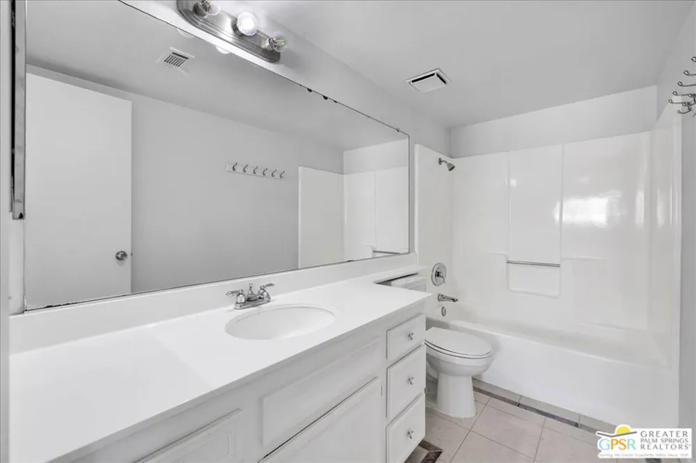 1241 S Sunflower Circle Palm Springs, CA 92262
