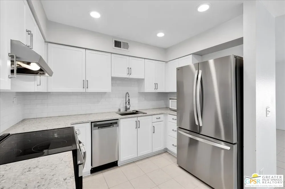 1241 S Sunflower Circle Palm Springs, CA 92262