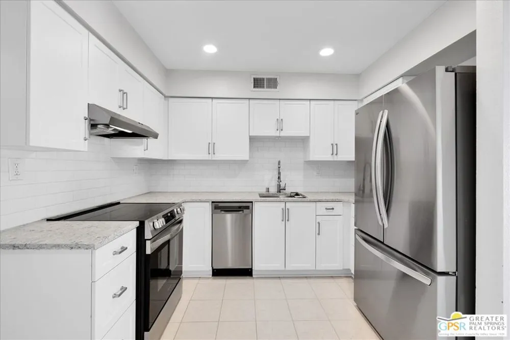 1241 S Sunflower Circle Palm Springs, CA 92262