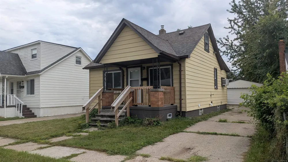 8708 Jewett Avenue Warren City, MI 48089