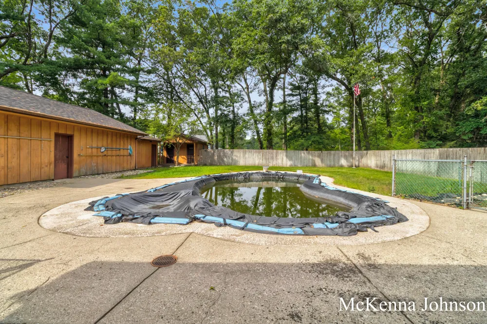 299 Brooks Road Muskegon Charter Township, MI 49442