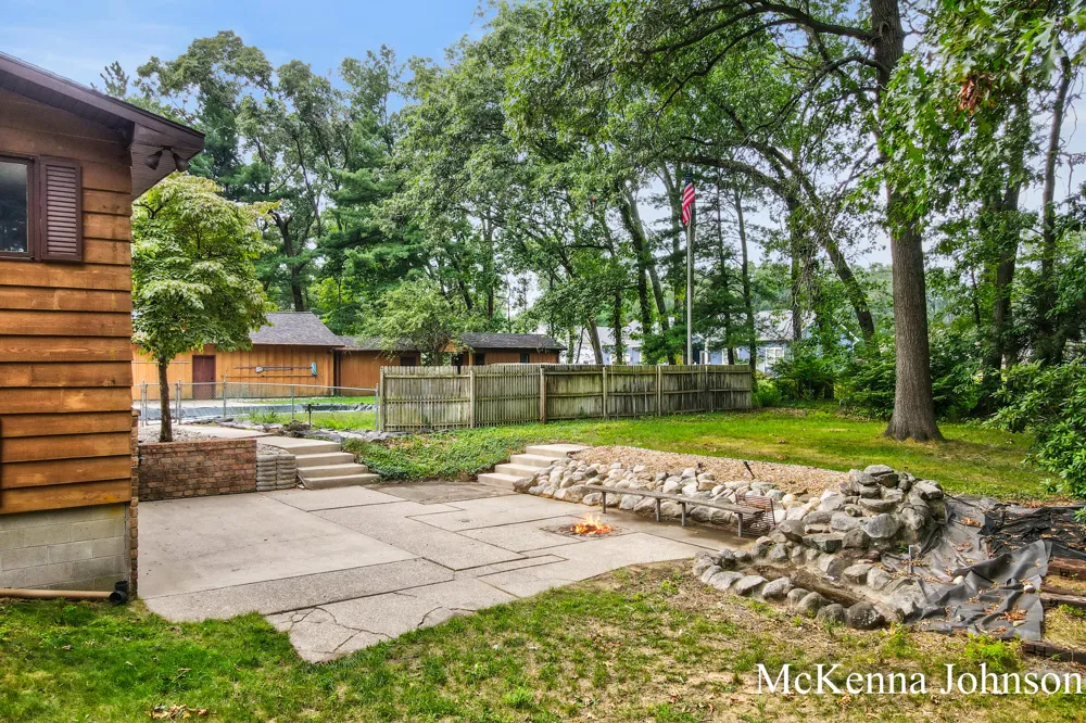 299 Brooks Road Muskegon Charter Township, MI 49442