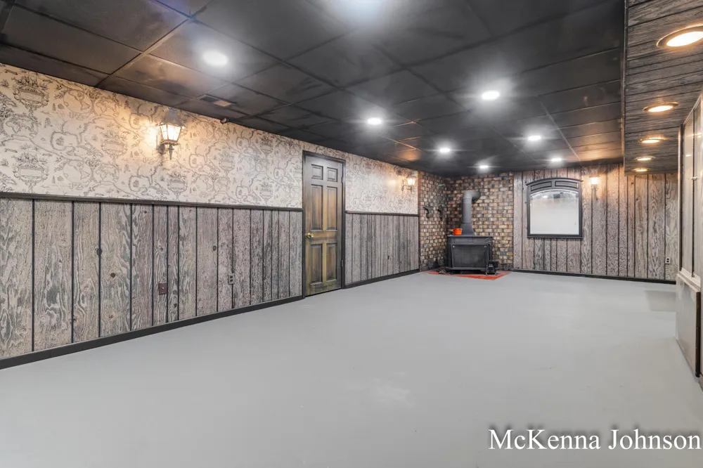 299 Brooks Road Muskegon Charter Township, MI 49442