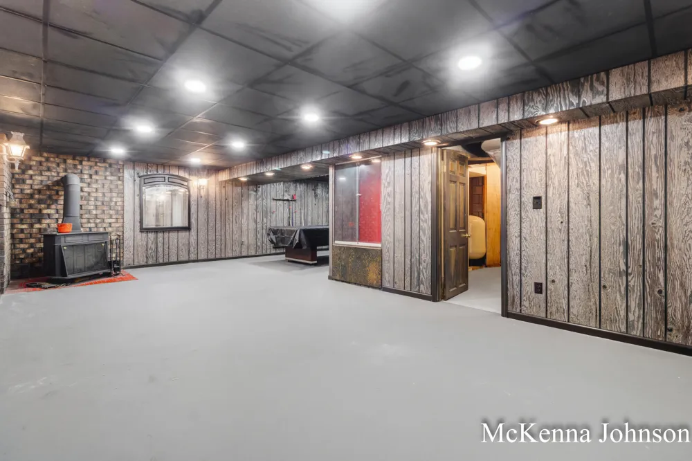 299 Brooks Road Muskegon Charter Township, MI 49442