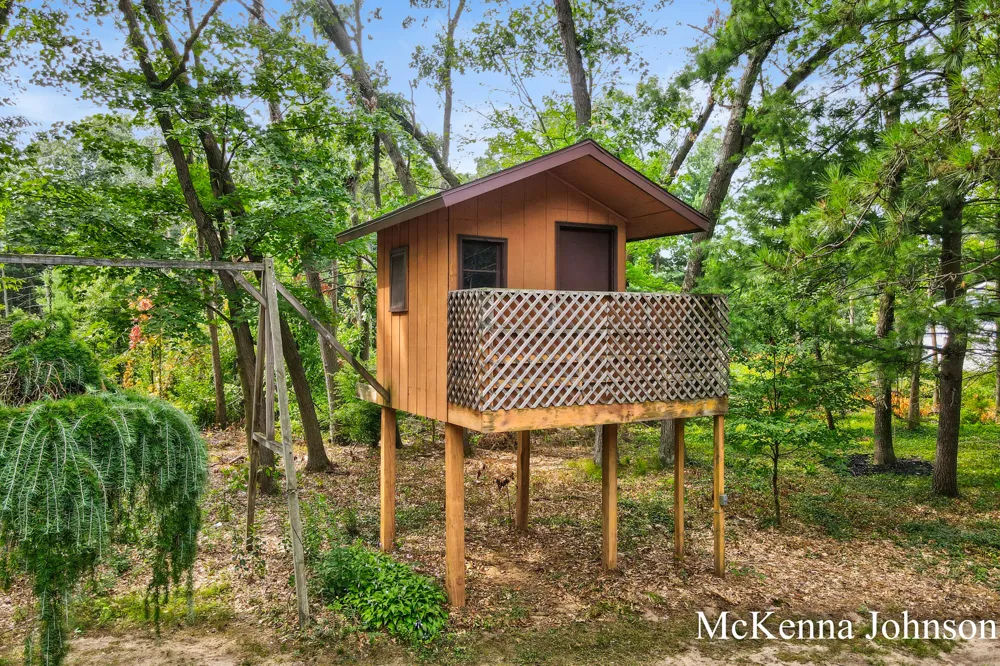 299 Brooks Road Muskegon Charter Township, MI 49442