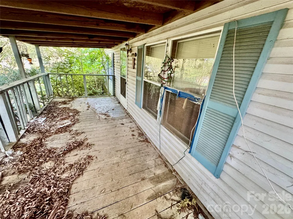 1104 Stage Coach Trail Yadkinville, NC 27055