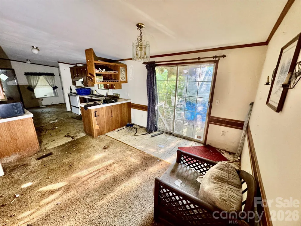 1104 Stage Coach Trail Yadkinville, NC 27055