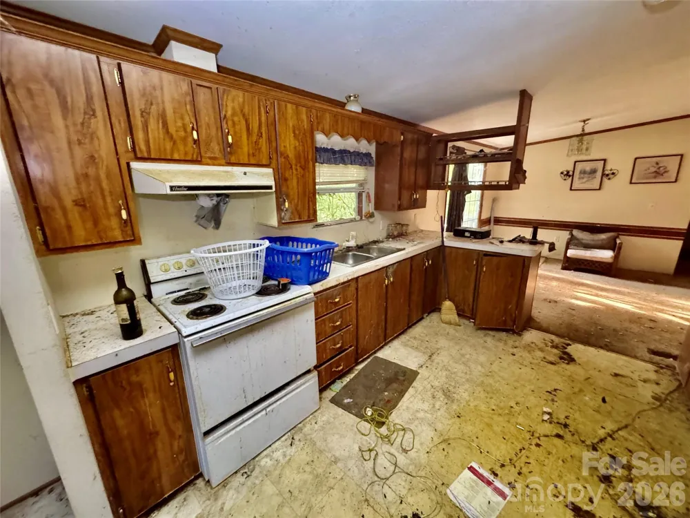 1104 Stage Coach Trail Yadkinville, NC 27055