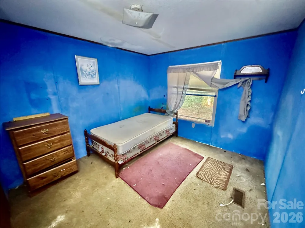 1104 Stage Coach Trail Yadkinville, NC 27055