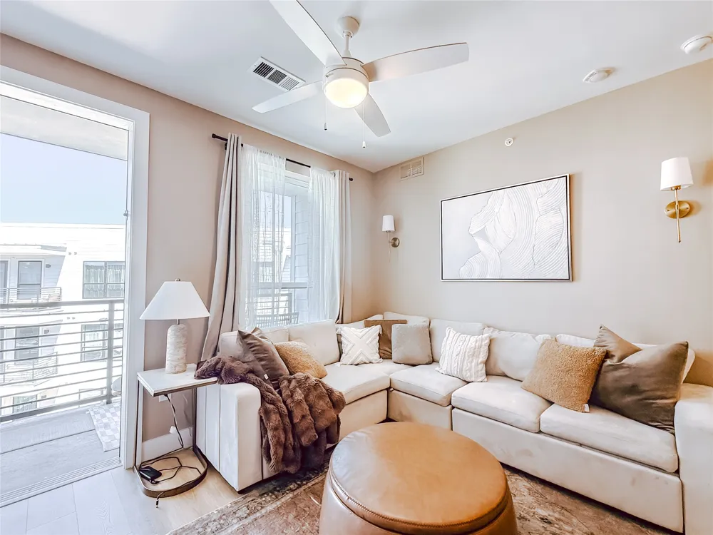 1701 Simond Avenue #639 Austin, TX 78723
