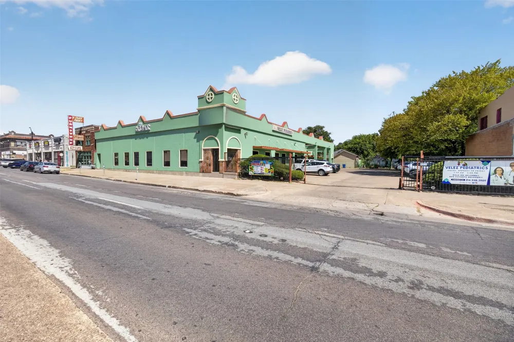 817 W Jefferson Boulevard Dallas, TX 75208