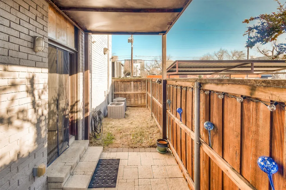 2722 Knight Street #124A Dallas, TX 75219