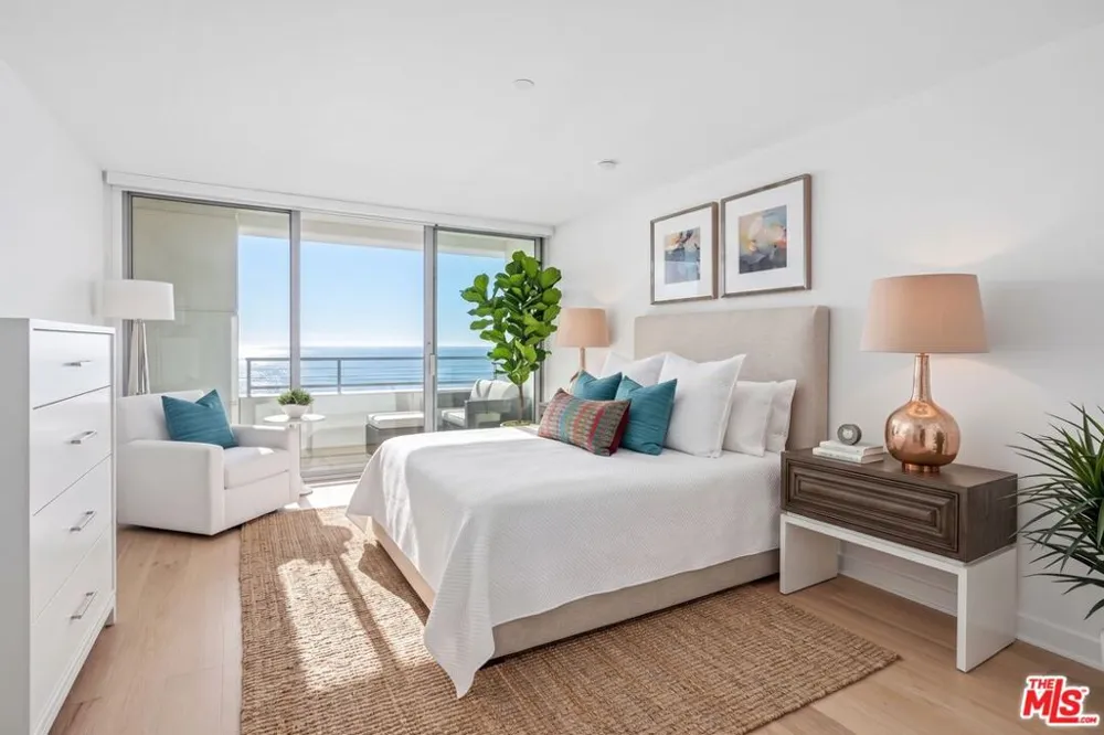1221 W OCEAN AVENUE #906 Santa Monica, CA 90401