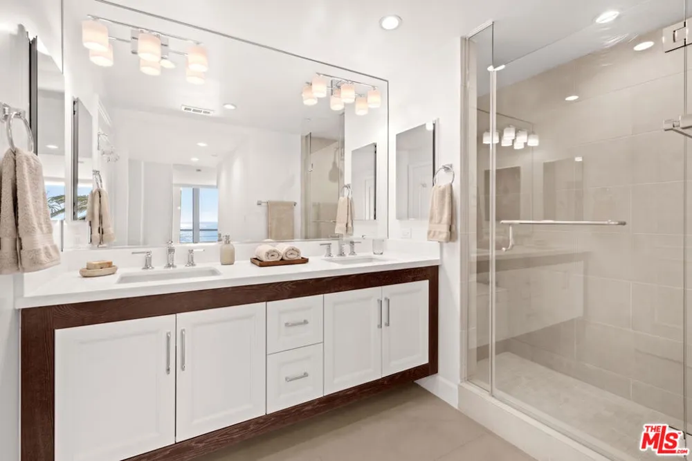 1221 W OCEAN AVENUE #906 Santa Monica, CA 90401