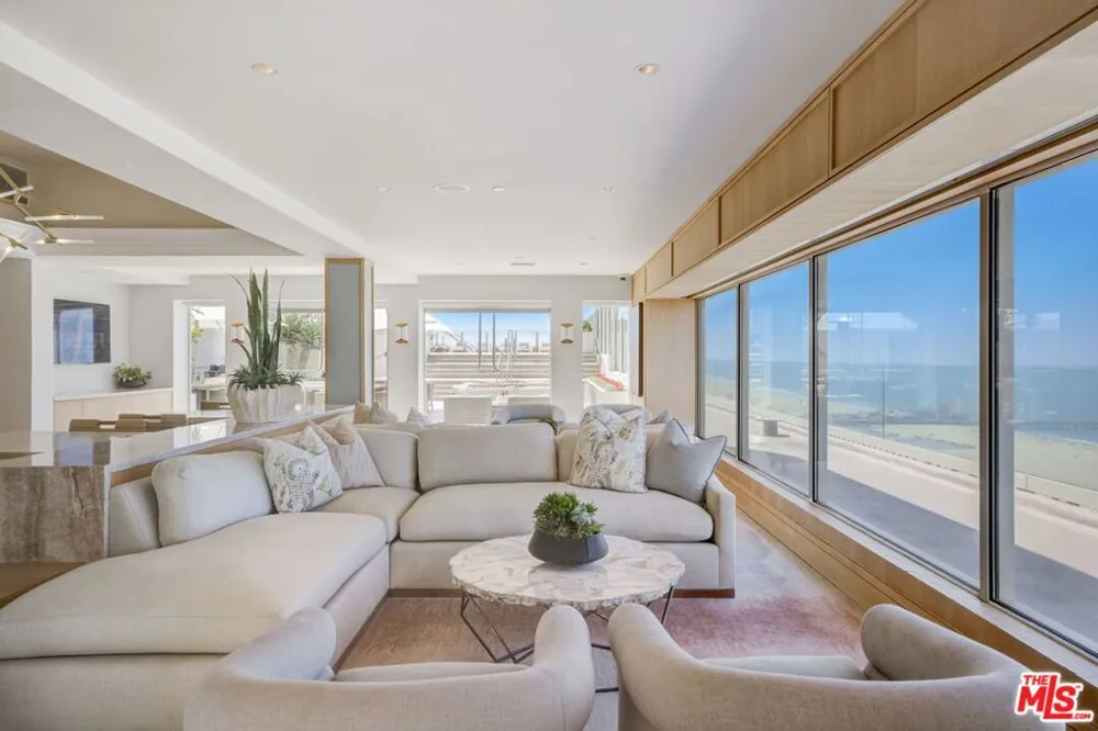 1221 W OCEAN AVENUE #906 Santa Monica, CA 90401