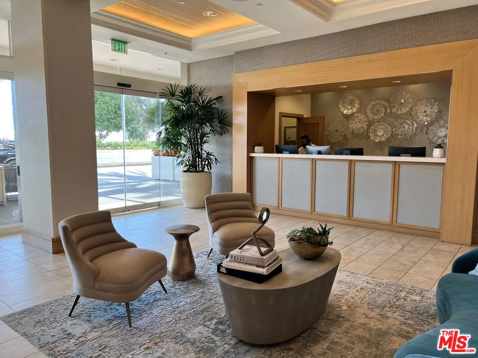 1221 W OCEAN AVENUE #906 Santa Monica, CA 90401