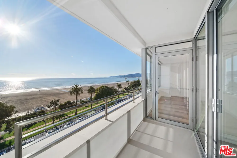 1221 W OCEAN AVENUE #906 Santa Monica, CA 90401