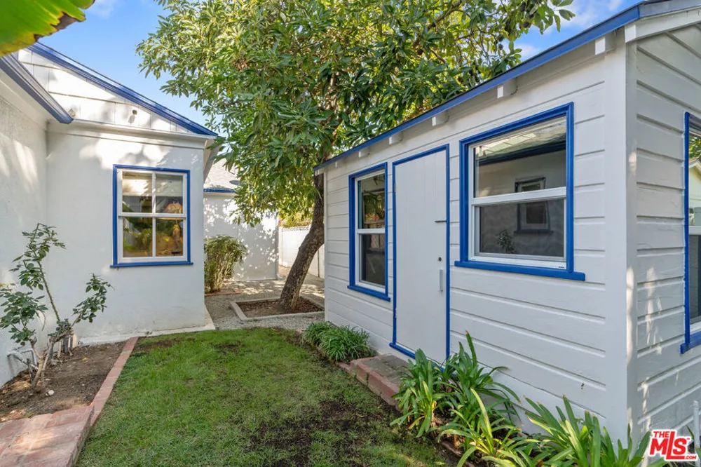 11806 Bellagio Road Los Angeles, CA 90049