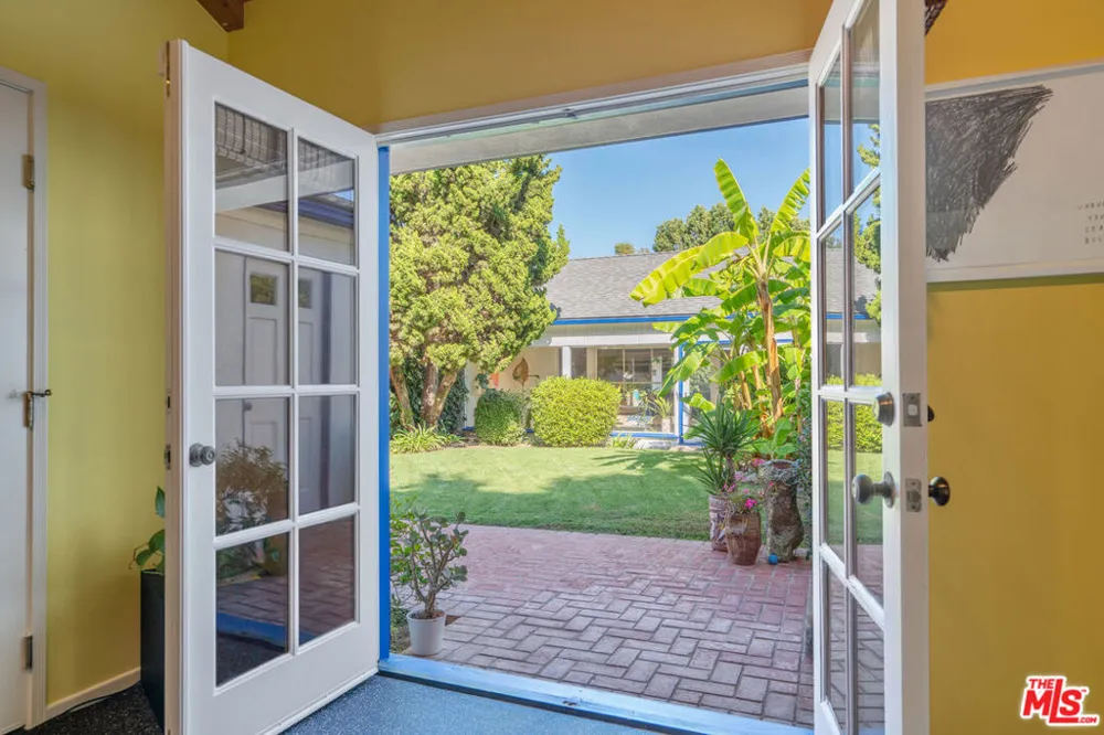 11806 Bellagio Road Los Angeles, CA 90049