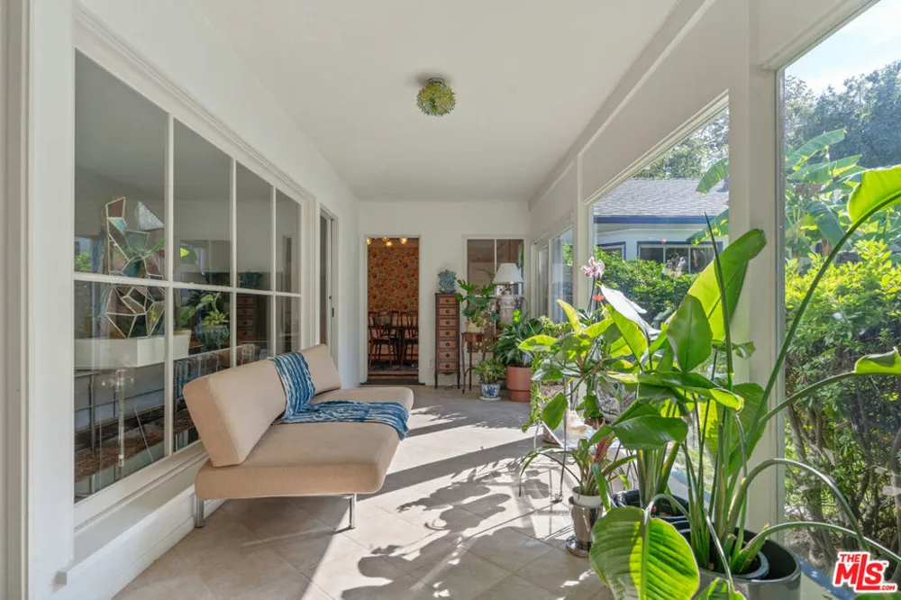 11806 Bellagio Road Los Angeles, CA 90049